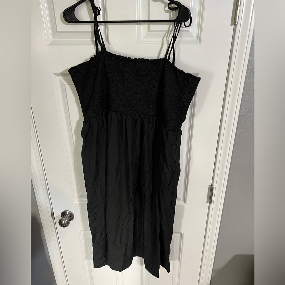 Womans SHEIN- color black - adjustable tie detail - 3X